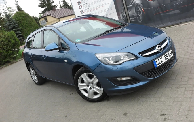 Opel Astra cena 26990 przebieg: 220000, rok produkcji 2014 z Pleszew małe 562